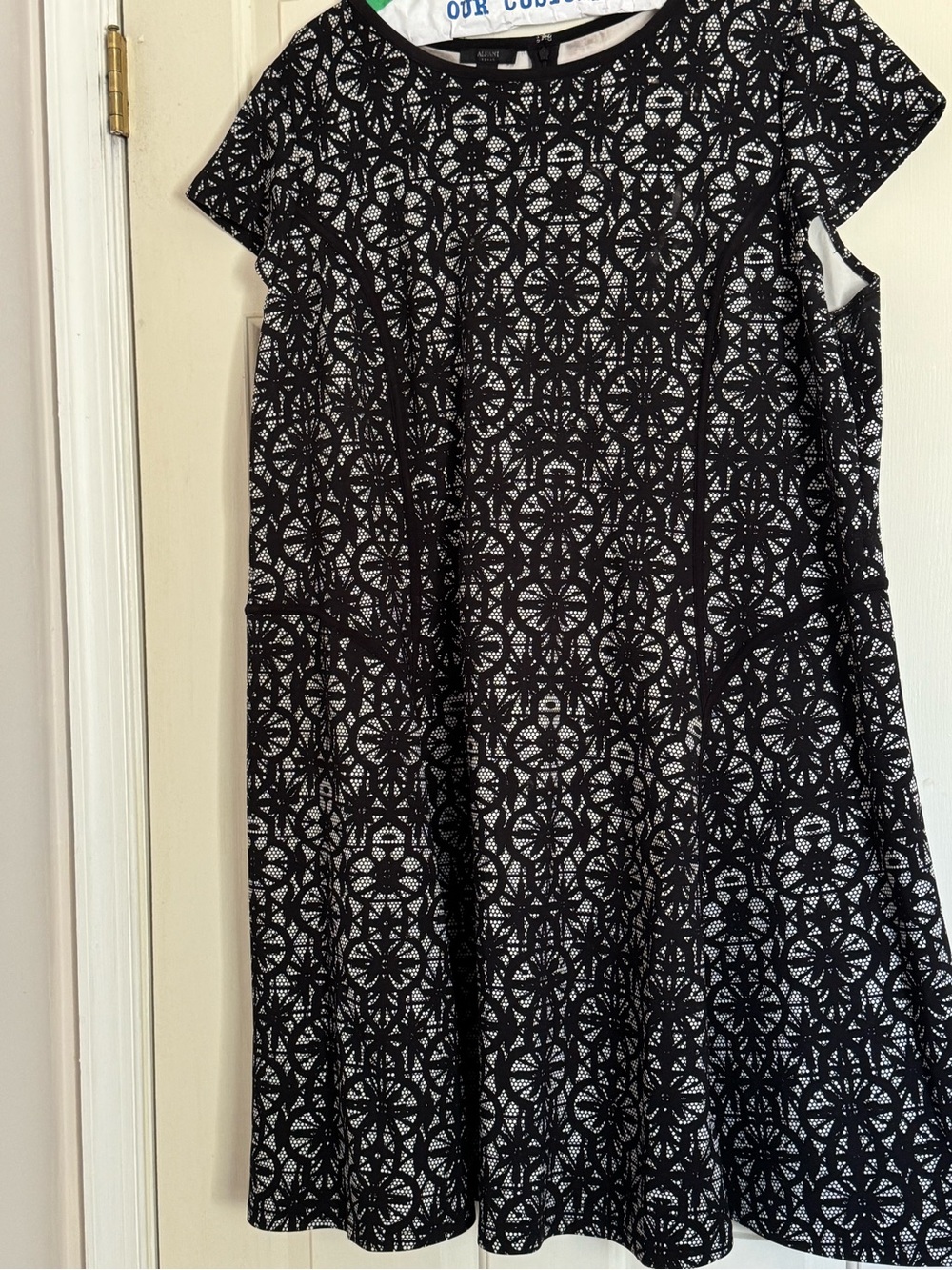 Alfani Black and White  Fit-and-Flare Dress/ Great Condition, Size 24 W